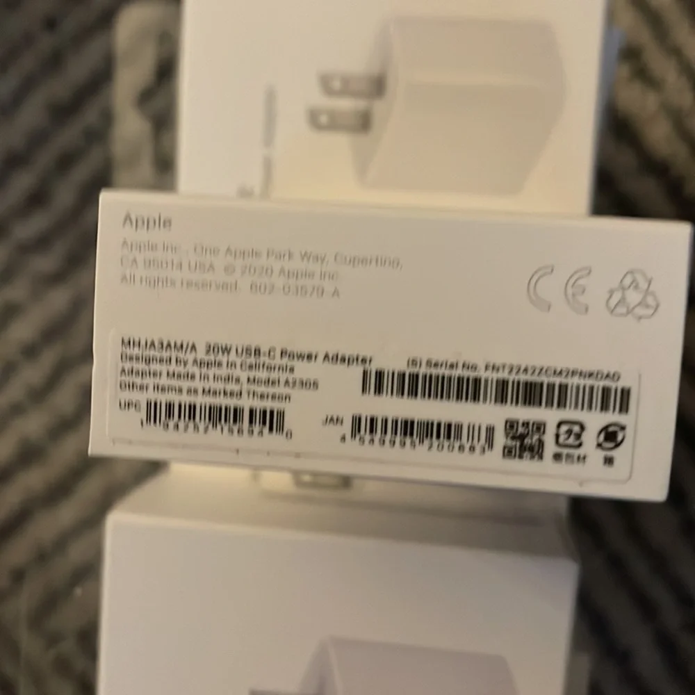 Apple USB-C 20w power adapter